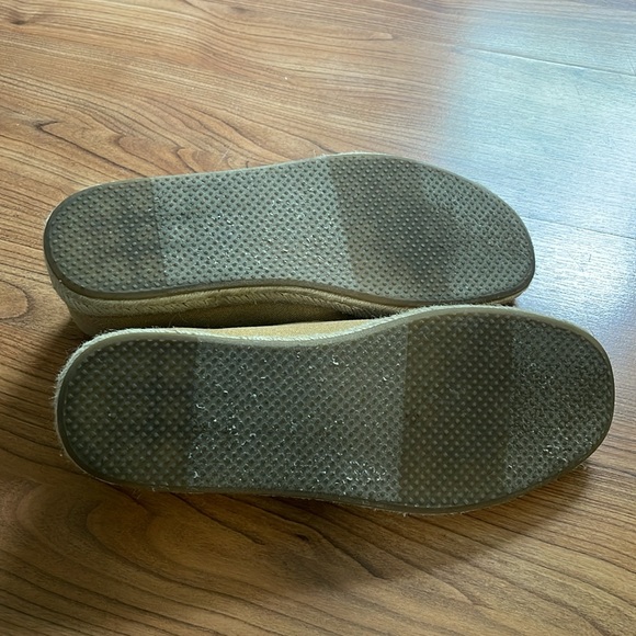 Tom’s shoes - Picture 6 of 6